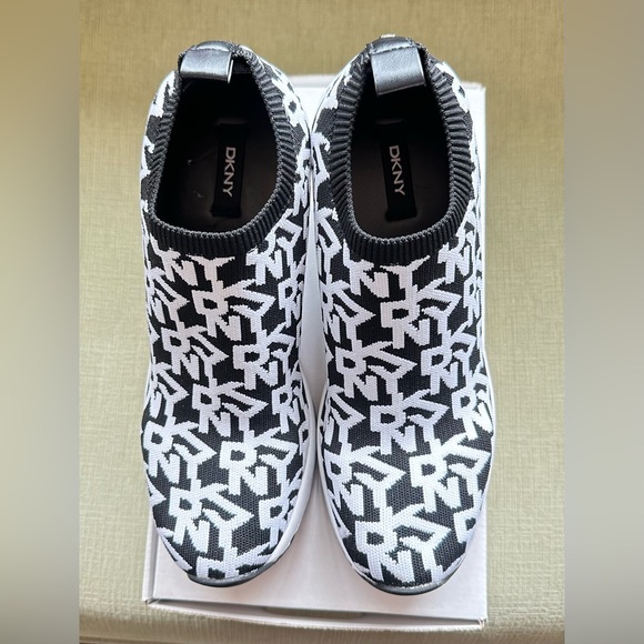 DKNY Women's Polly Wedge Slip On Sneaker Bootie Black/White Logo Print Sz.10 - Picture 2 of 6